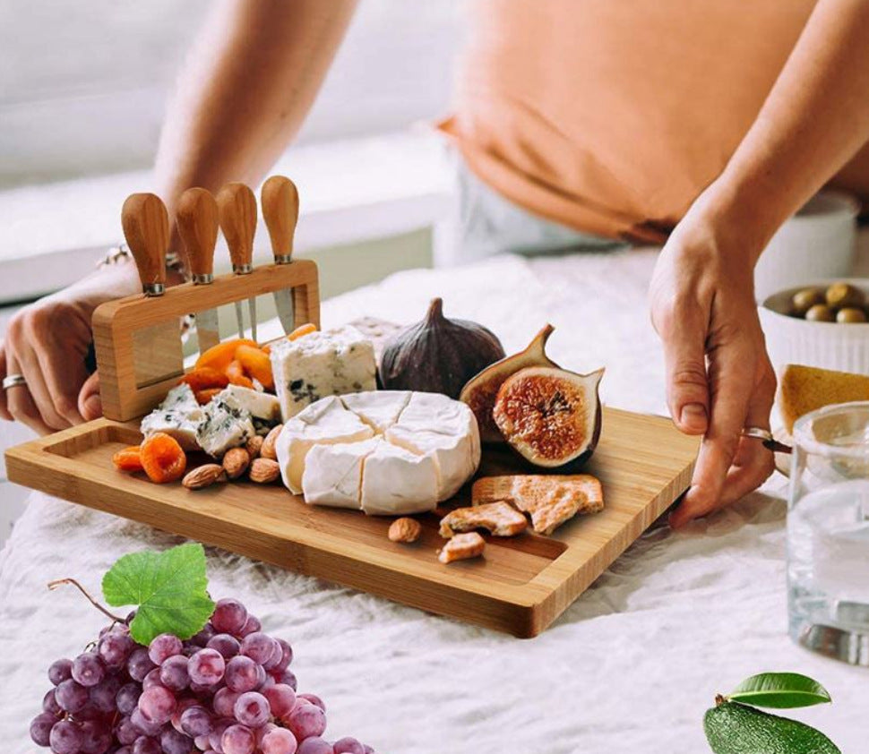 Planche à fromage en bambou avec porte-accessoires